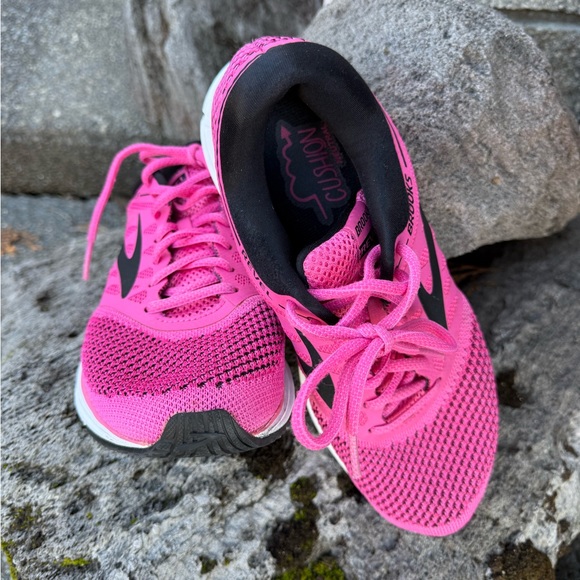 Brooks Revel women’s Pink & Black athletic shoes size 9💗 - Picture 7 of 8